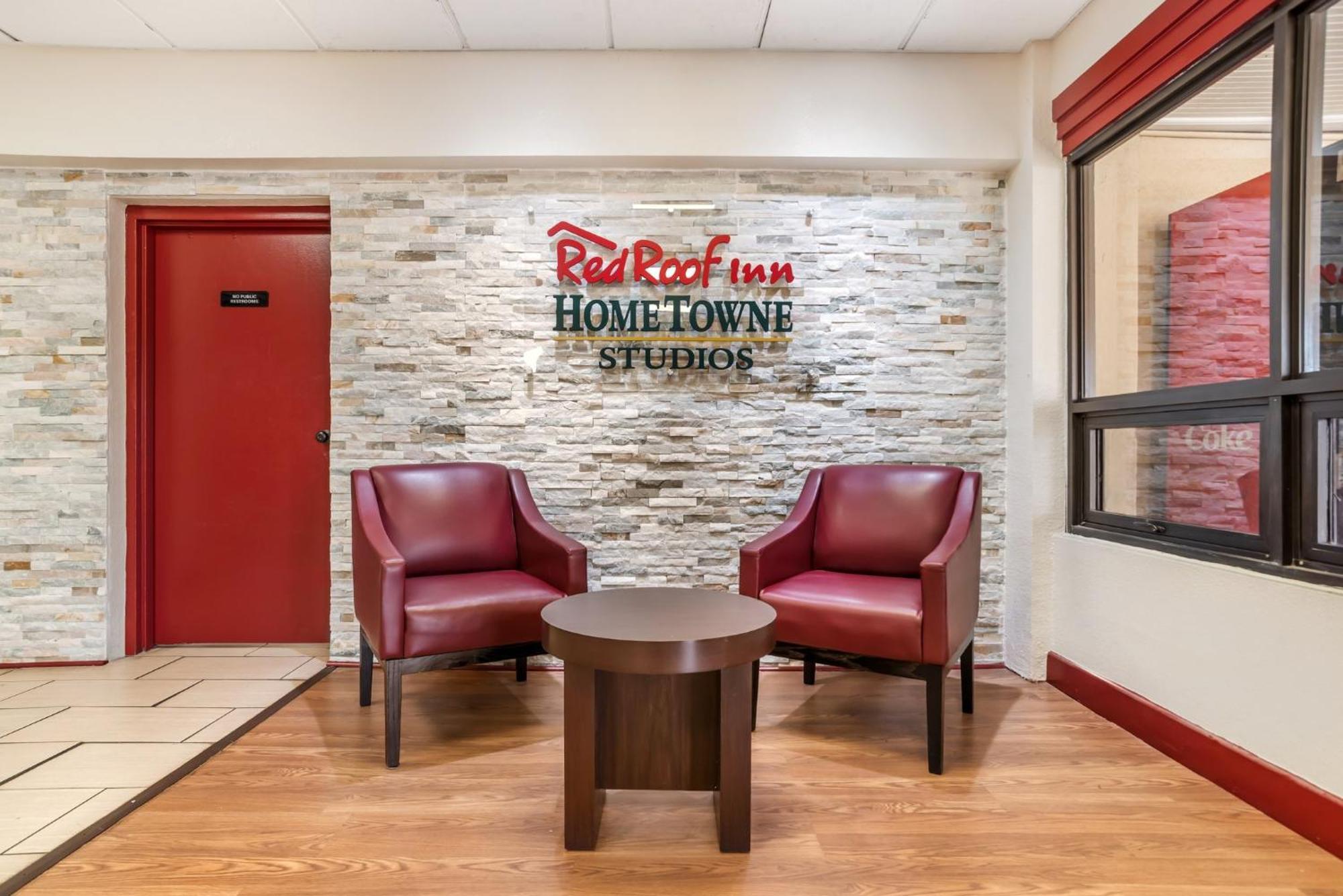 Hometowne Studios By Red Roof Montgomery - Midtown Екстериор снимка